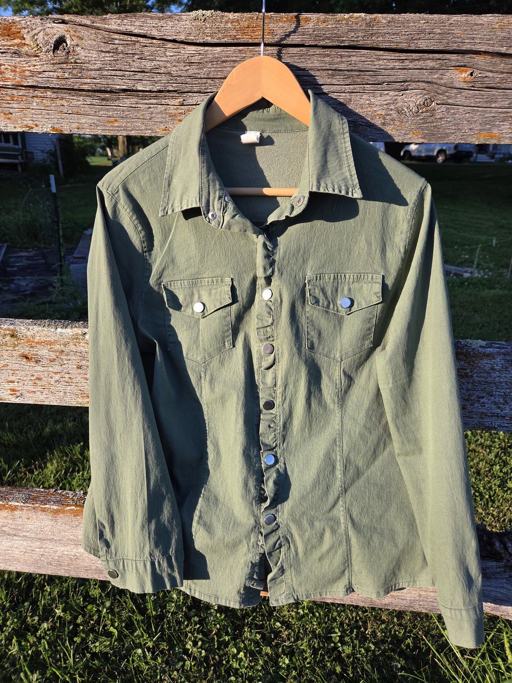 Olive Green Button-Front Utility Shirt - Picture 4 of 13